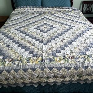 Vintage Blue White Green Floral Patchwork Queen Size Handmade Quilt